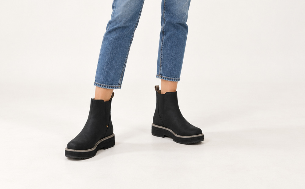 Teva Midform Chelsea Boots Women 7 Black Leather Water Resistant Outdoorsy